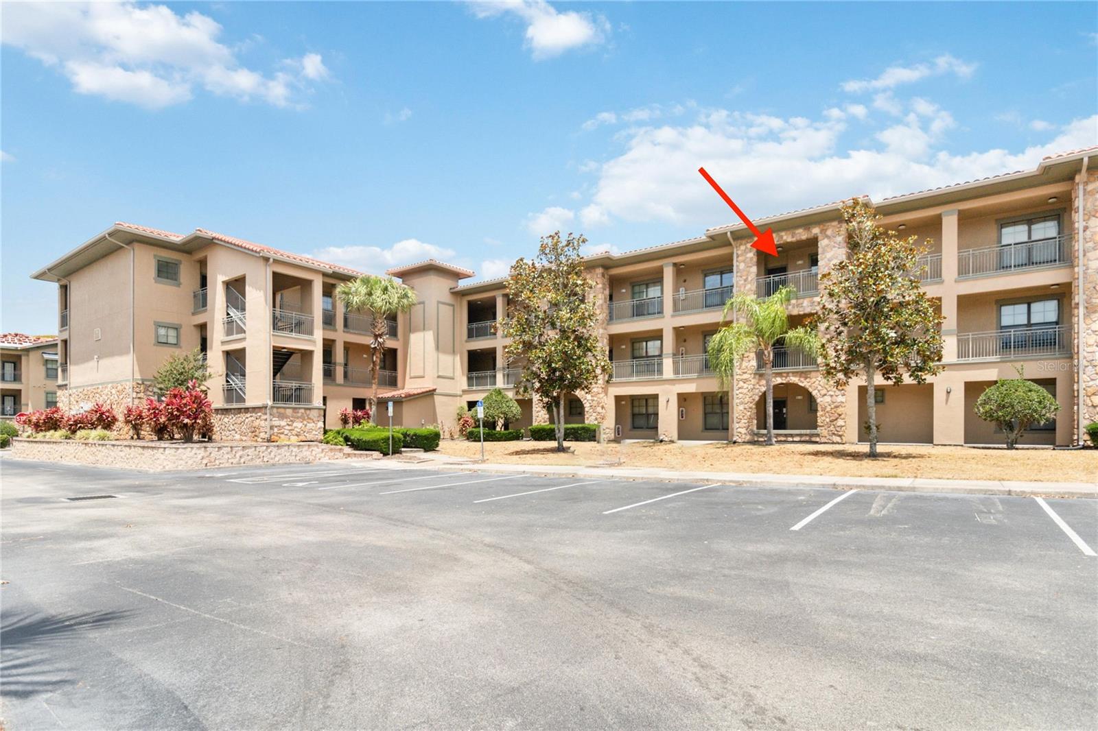 Image 3 of 32 For 901 Charo Parkway 735