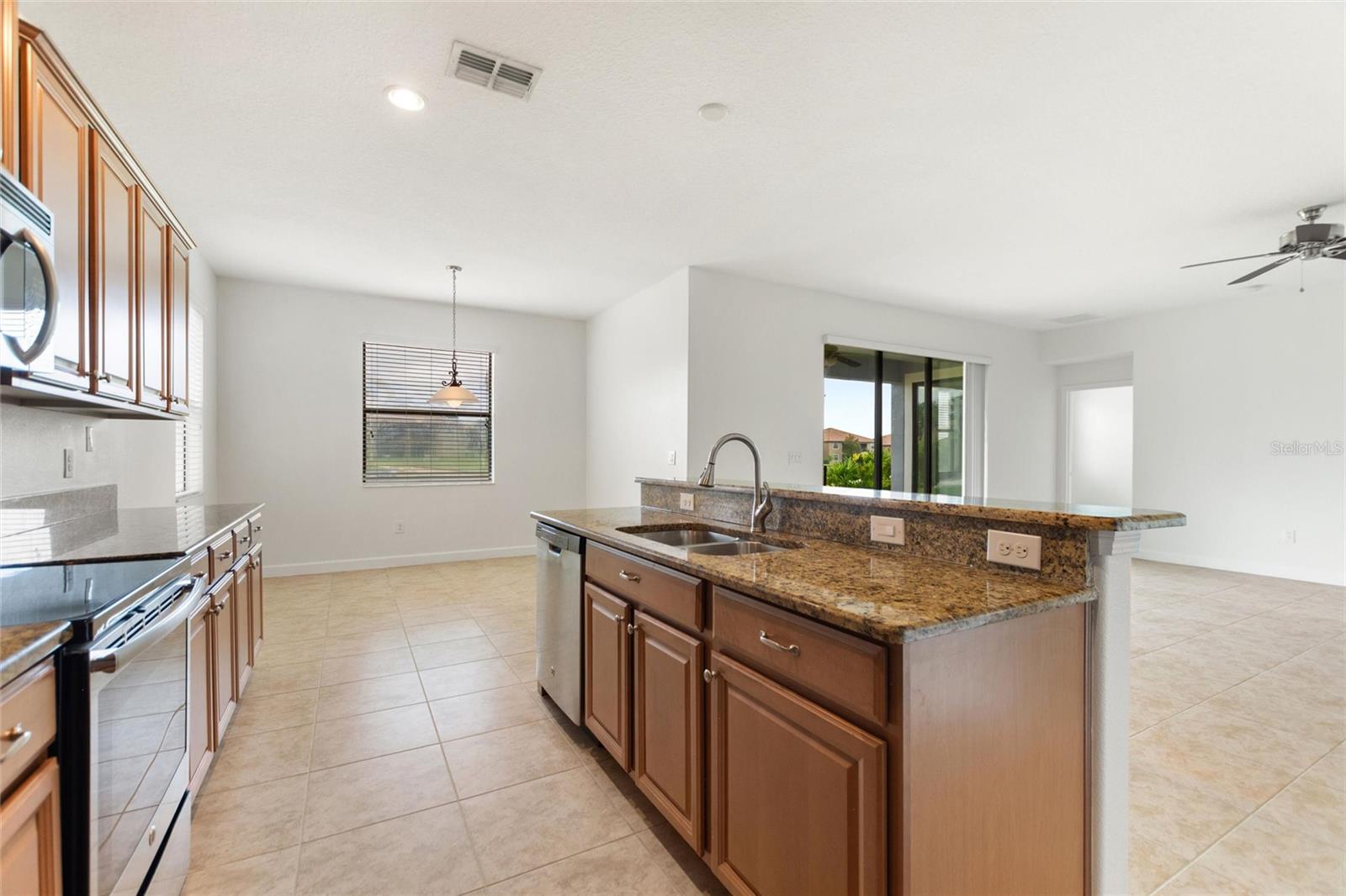 Image 28 of 96 For 1369 Palmetto Dunes Street