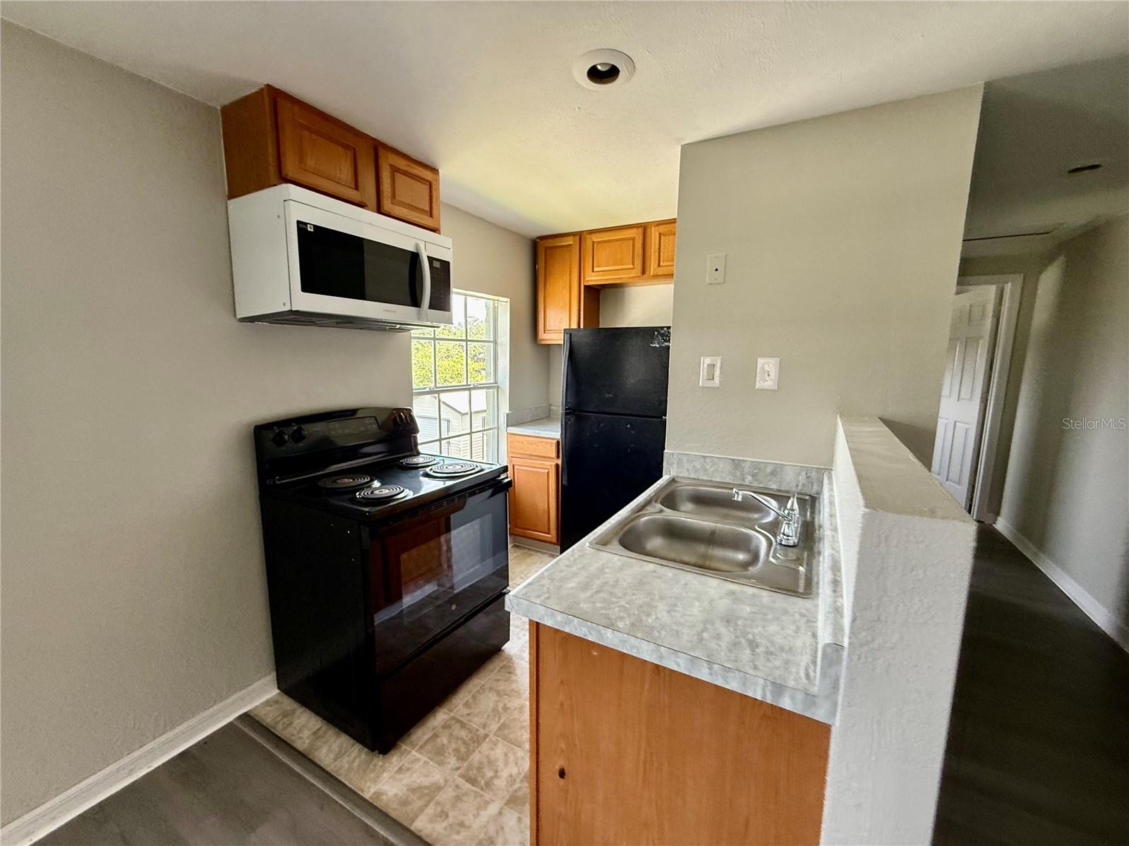 Image 5 of 11 For 1002 Avenue E 4