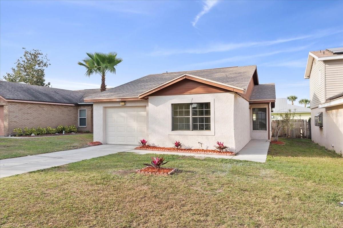 Details for 623 Lake Dexter Circle, WINTER HAVEN, FL 33884