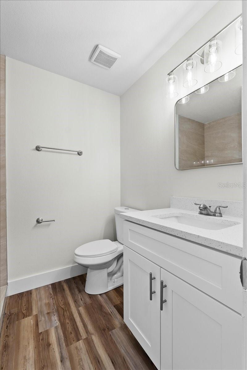 Image 14 of 38 For 623 Lake Dexter Circle