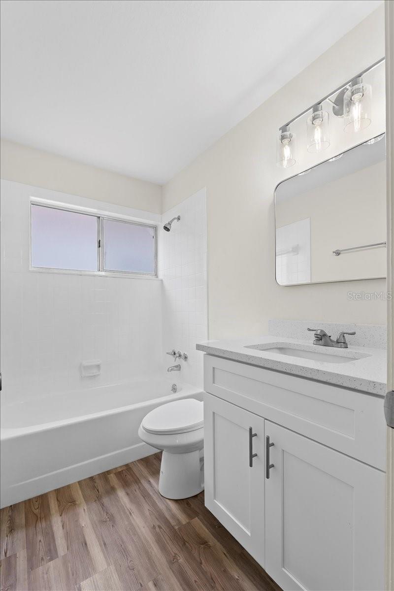 Image 19 of 38 For 623 Lake Dexter Circle
