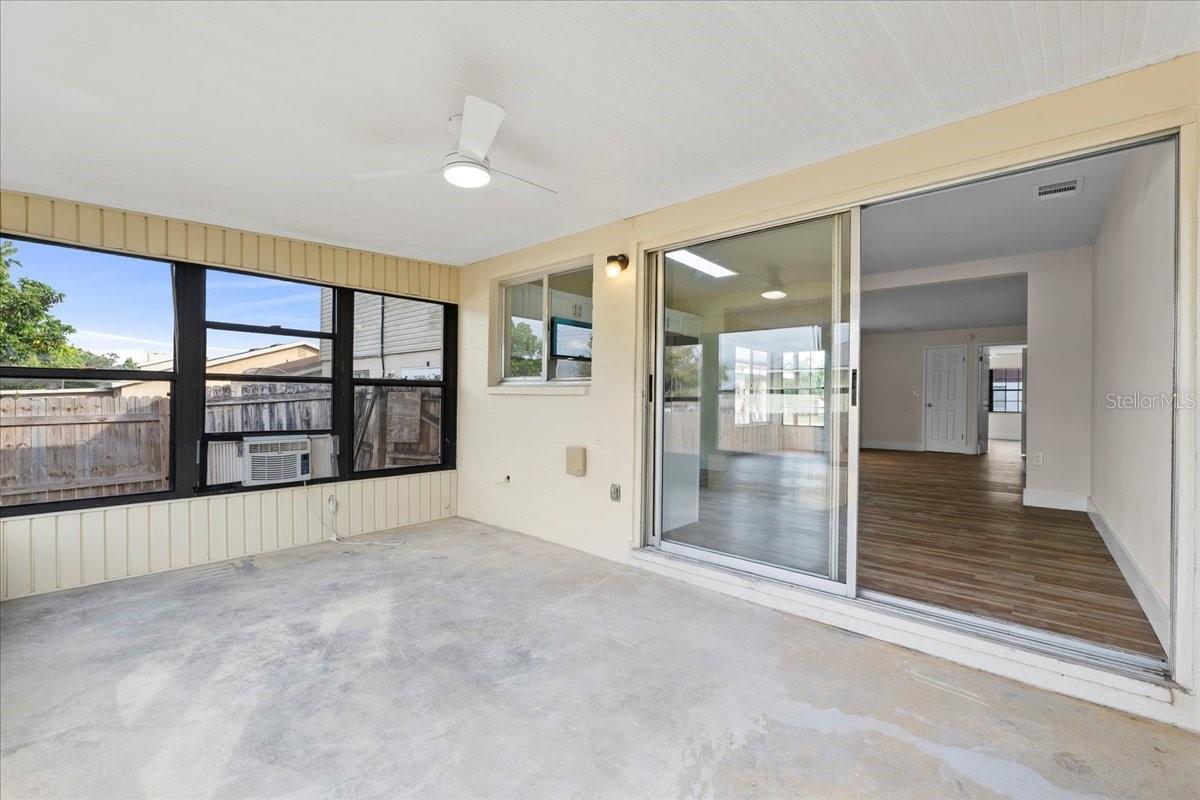 Image 24 of 38 For 623 Lake Dexter Circle