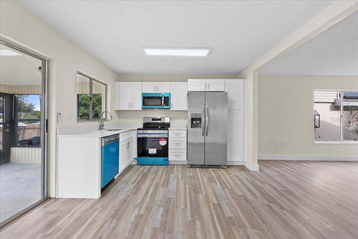 Image 3 of 38 For 623 Lake Dexter Circle