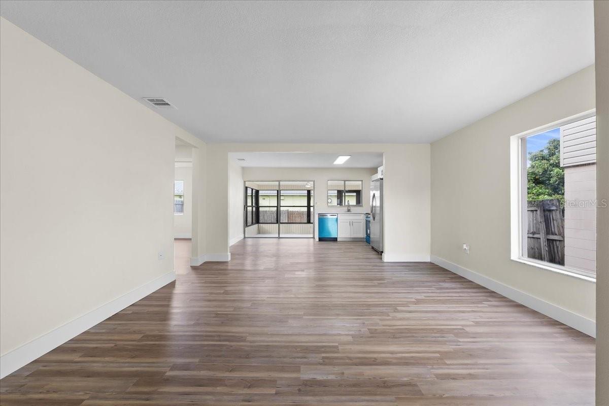 Image 6 of 38 For 623 Lake Dexter Circle