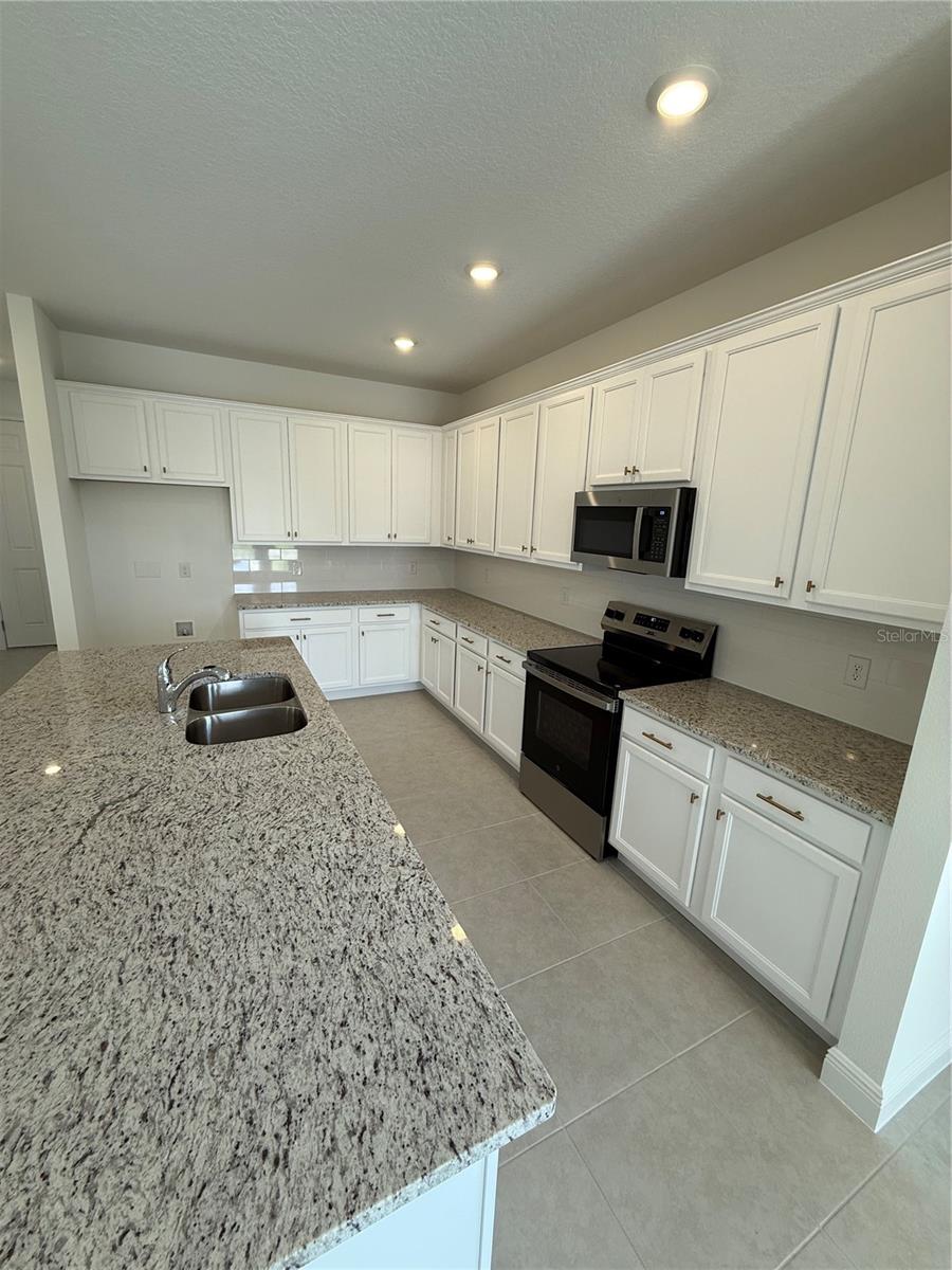 Image 8 of 35 For 2313 Broadbrook Drive