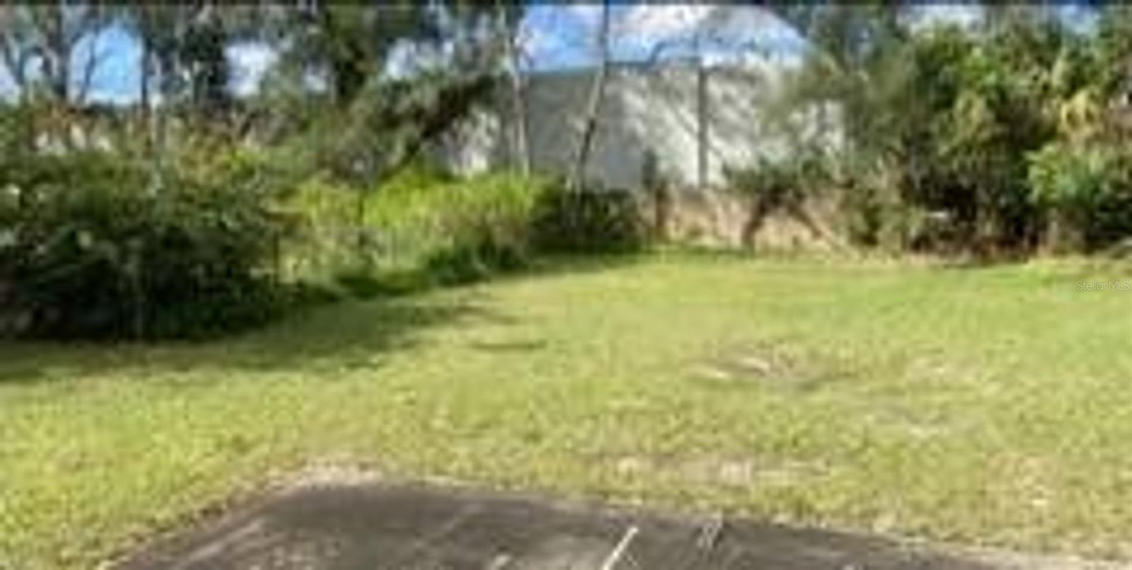 Image 23 of 24 For 118 Des Pinar Lane