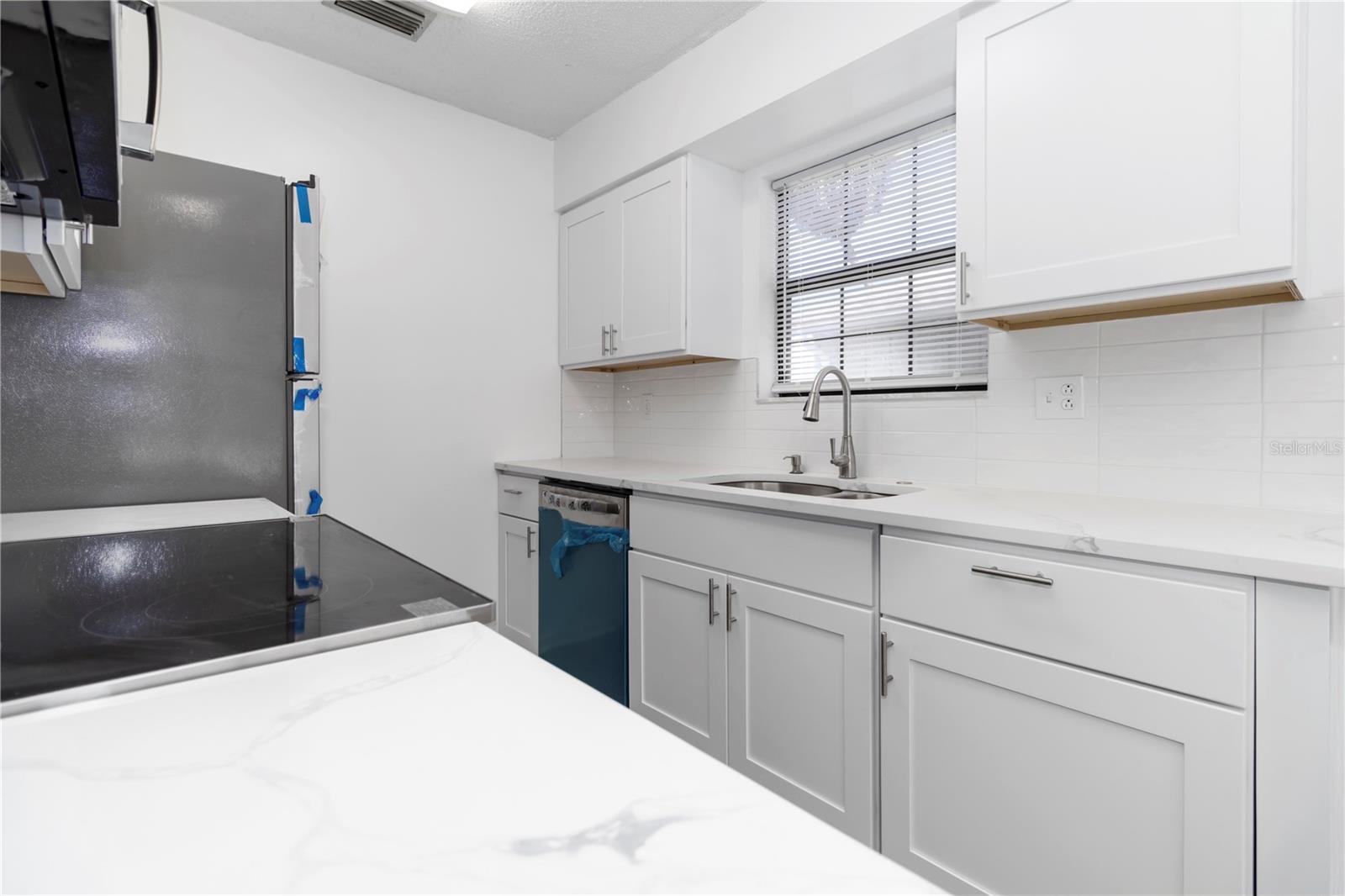 Image 14 of 30 For 840 Center Avenue 80