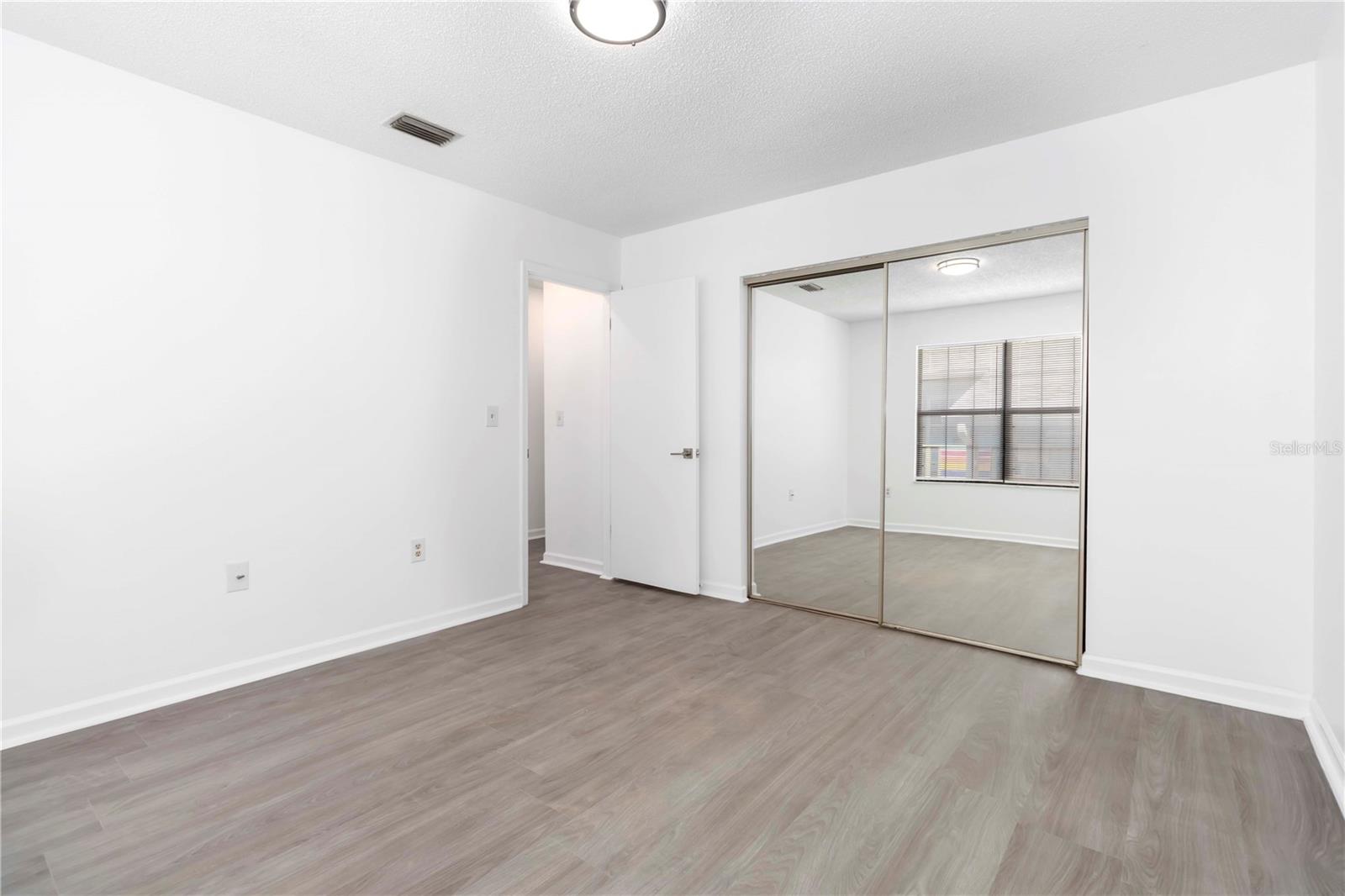Image 23 of 30 For 840 Center Avenue 80