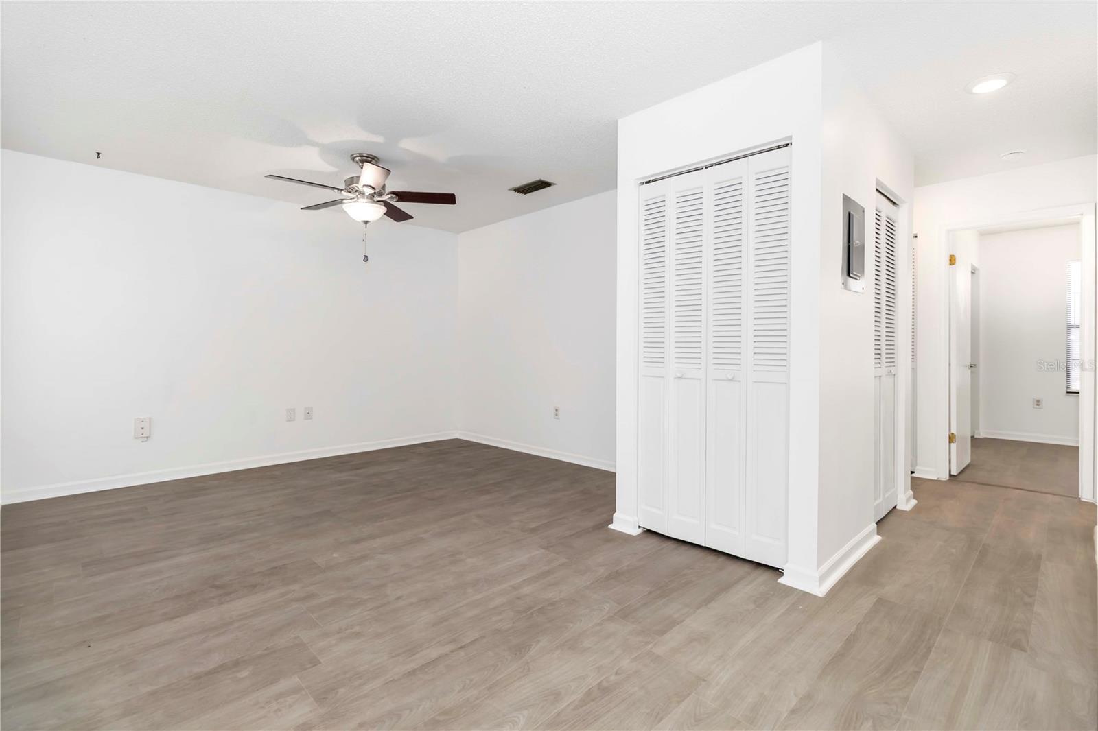 Image 8 of 30 For 840 Center Avenue 80