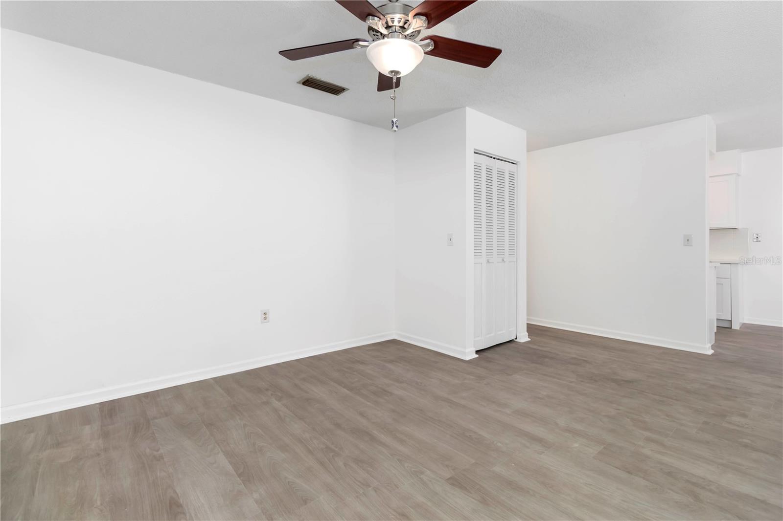 Image 9 of 30 For 840 Center Avenue 80