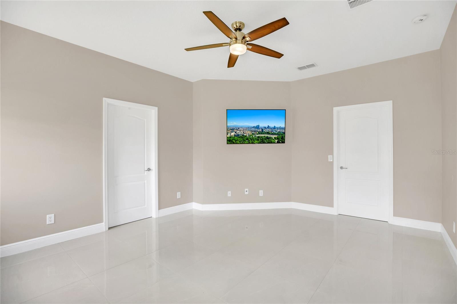 Image 11 of 26 For 2663 Youngford Street