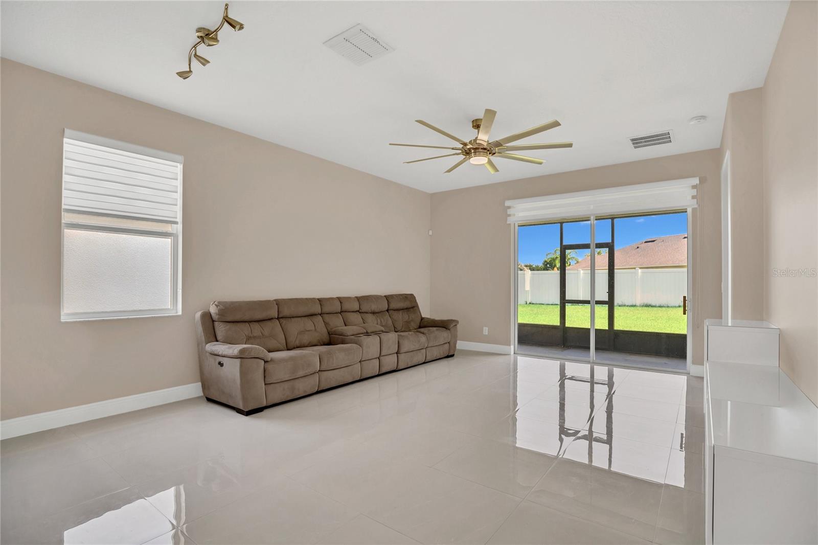 Image 6 of 26 For 2663 Youngford Street