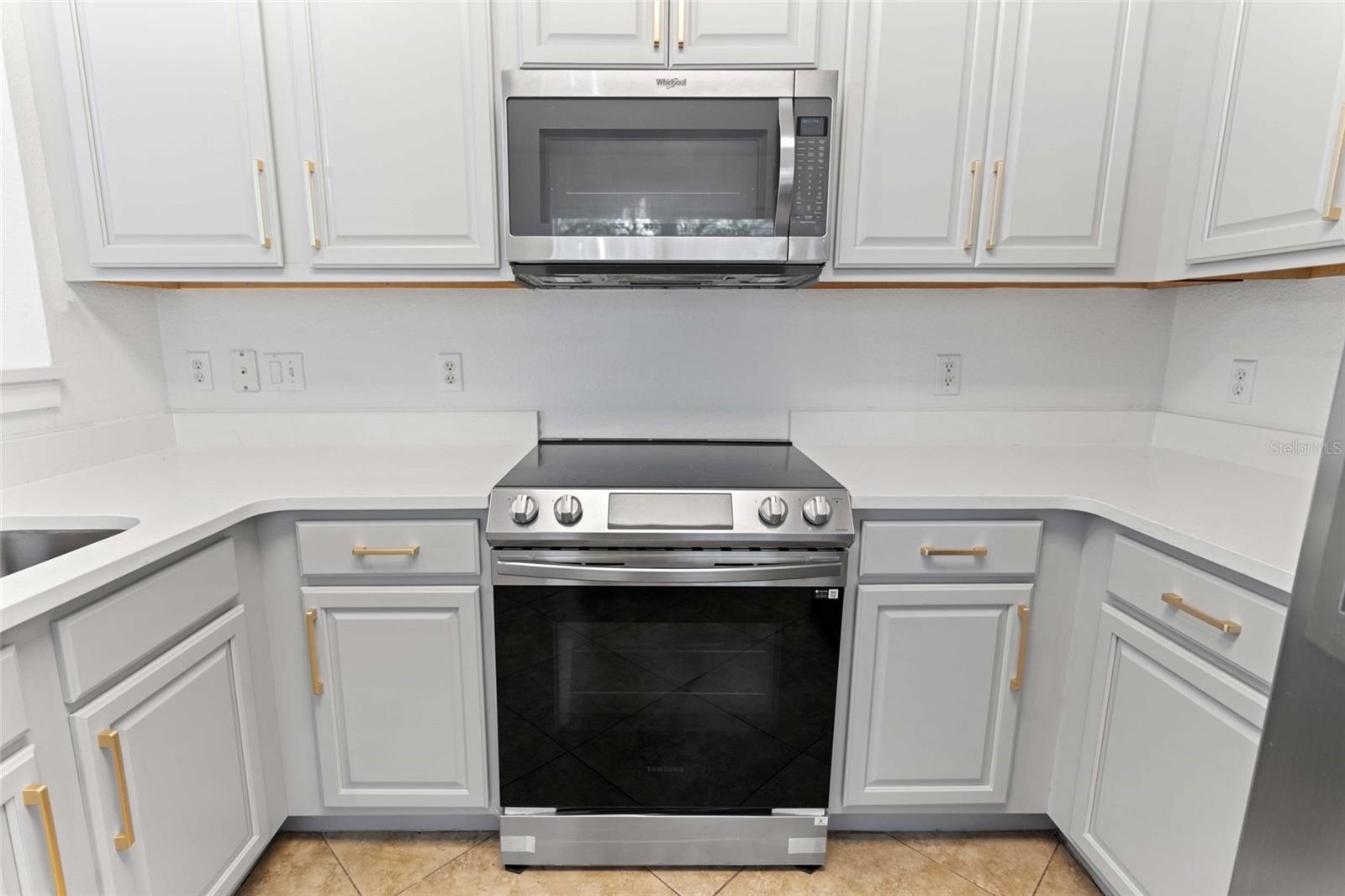 Image 13 of 52 For 6803 Sperone Street