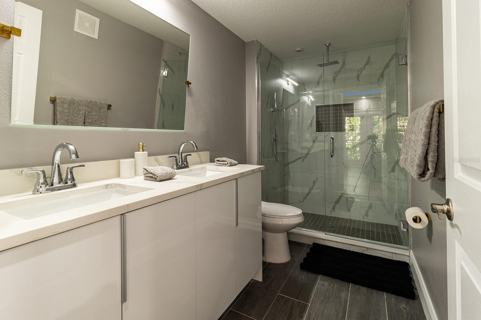Image 14 of 21 For 14205 Falls Church Drive 2012