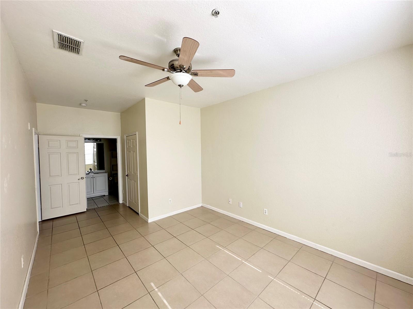 Image 9 of 13 For 7109 Yacht Basin Avenue 430