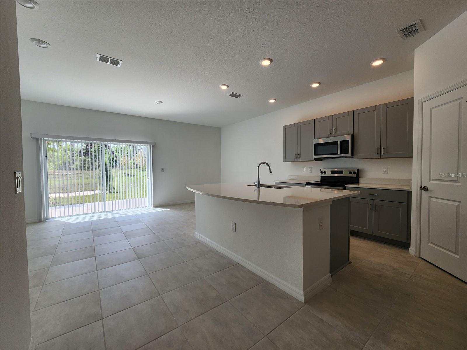Image 2 of 14 For 2620 Penguin Boulevard