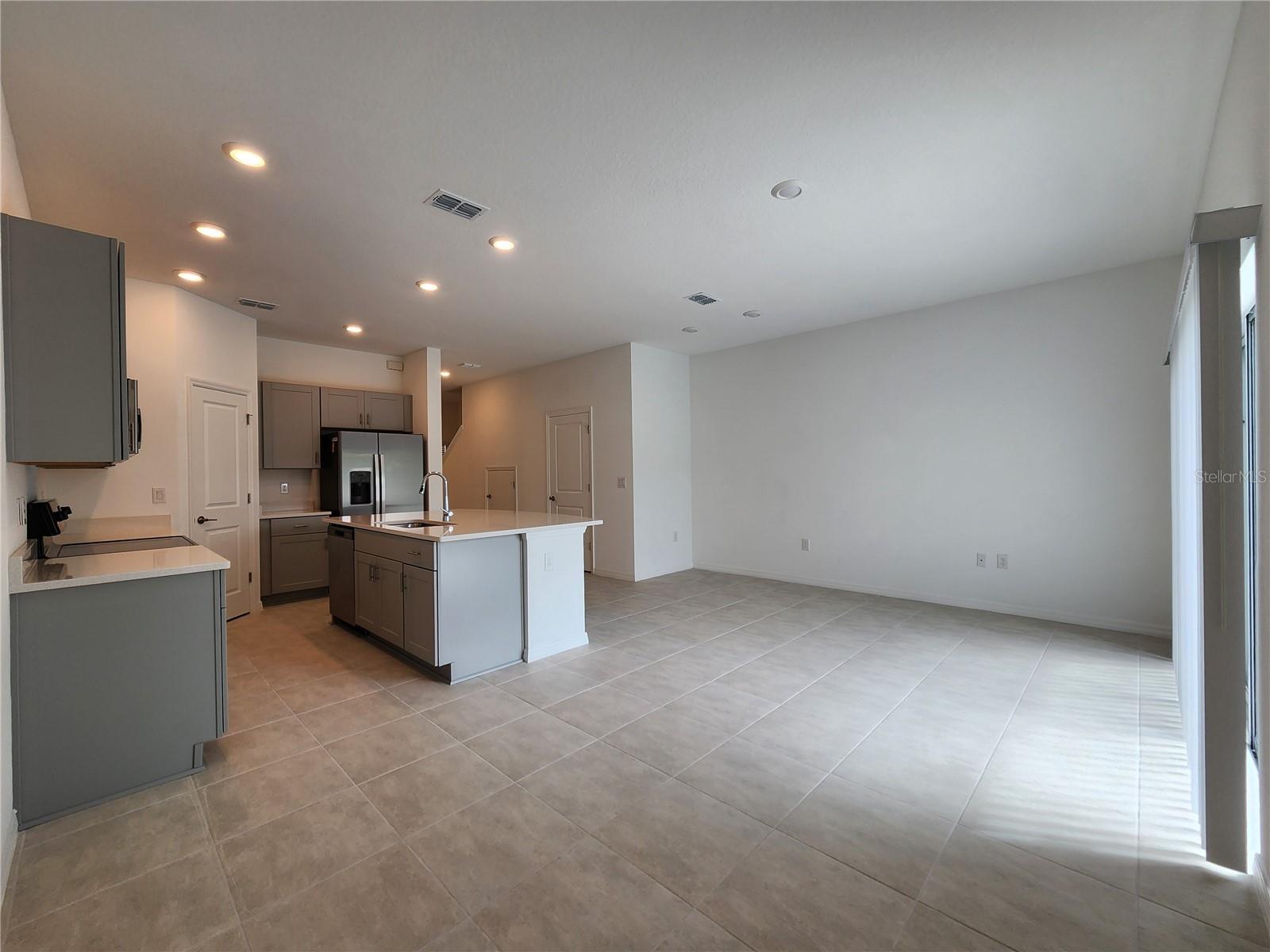 Image 3 of 14 For 2620 Penguin Boulevard