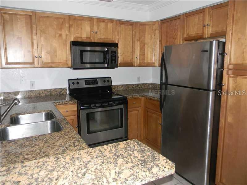 Image 3 of 16 For 14037 Fairway Island Drive 235