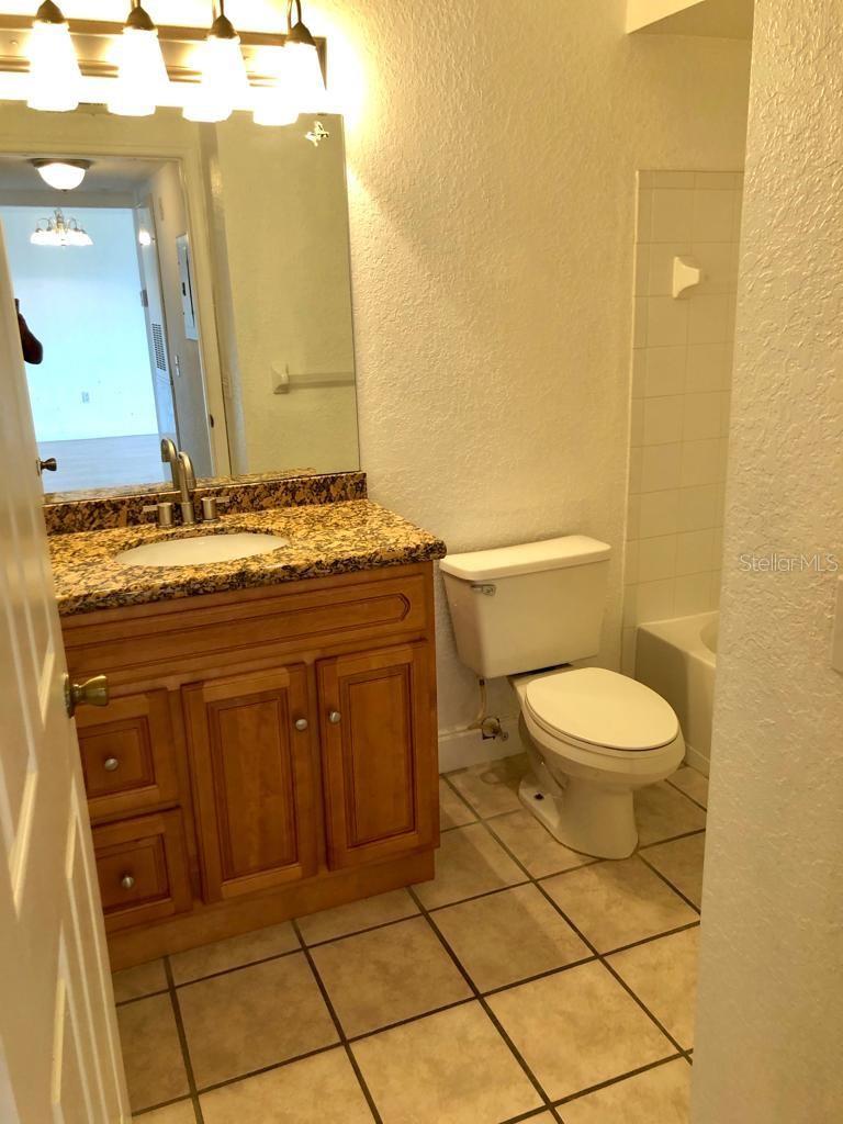 Image 7 of 16 For 14037 Fairway Island Drive 235