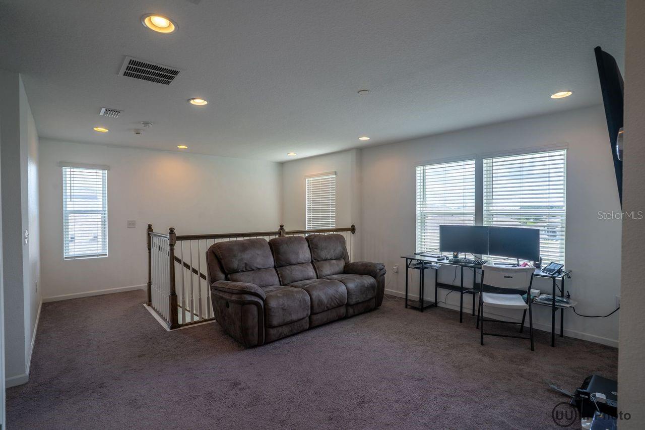 Image 15 of 19 For 929 Fallon Hills Drive