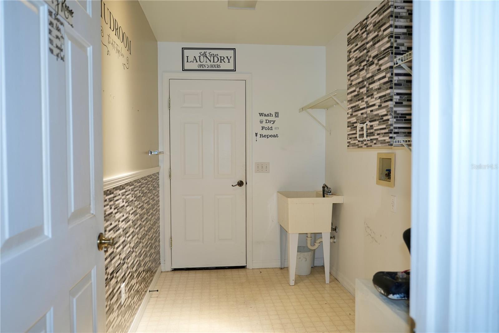 Image 10 of 11 For 926 Chula Court