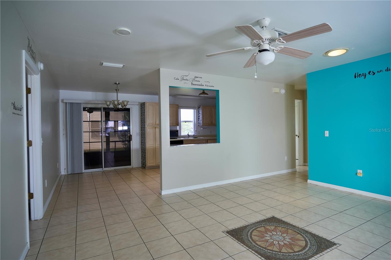 Image 4 of 11 For 926 Chula Court