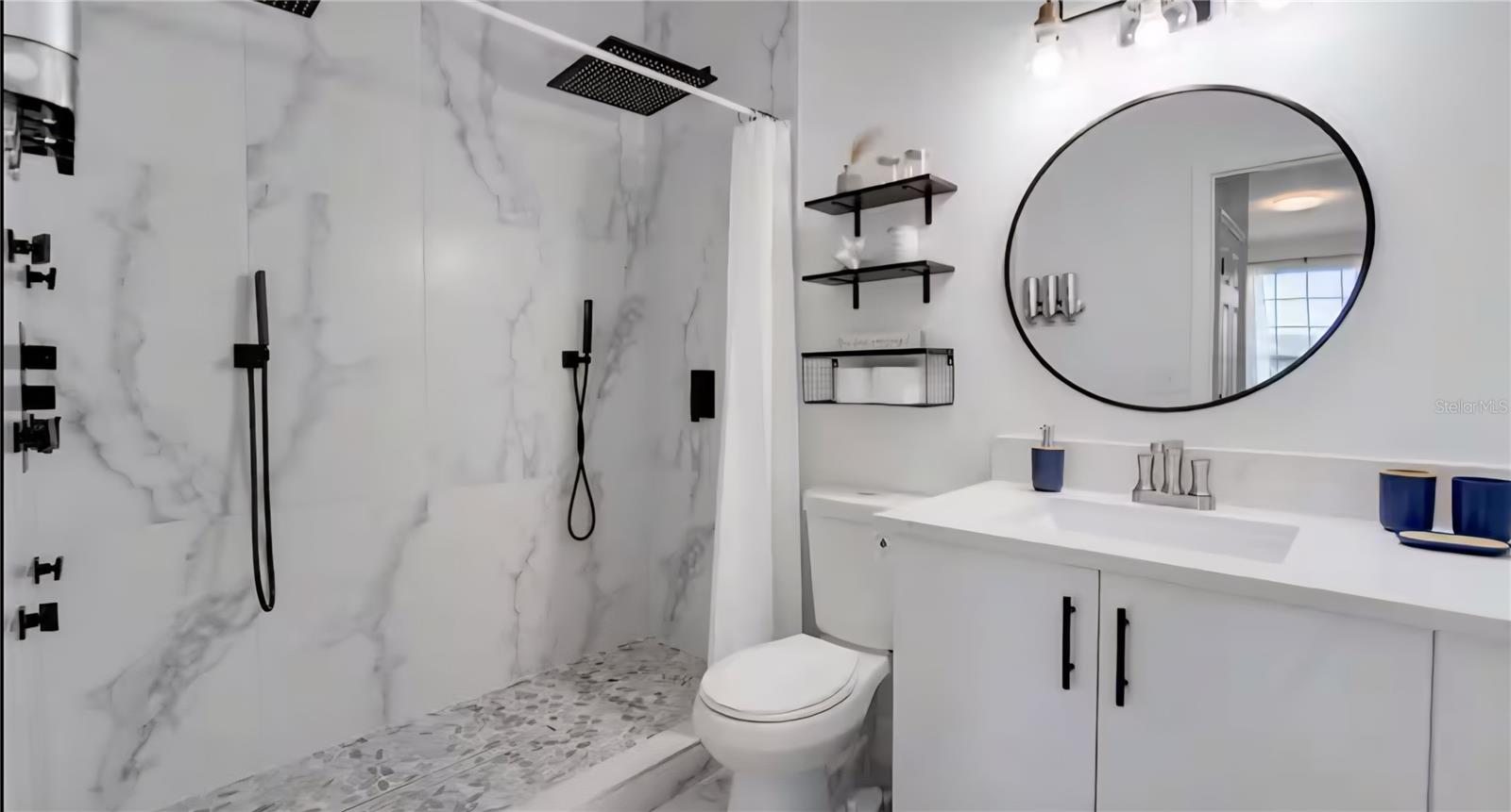 Image 19 of 37 For 8103 Coconut Palm Way 203