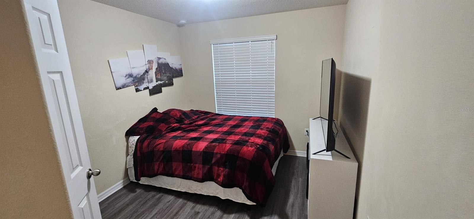 Image 12 of 17 For 9637 Silver Buttonwood Street