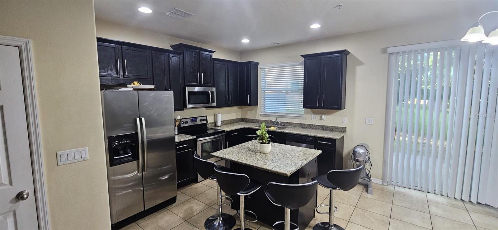 Image 4 of 17 For 9637 Silver Buttonwood Street