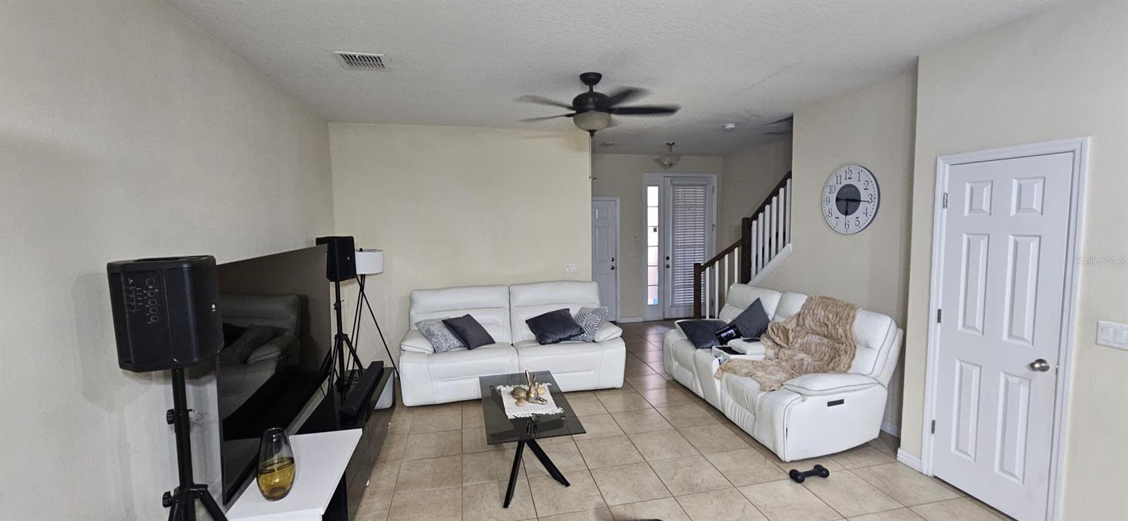 Image 5 of 17 For 9637 Silver Buttonwood Street