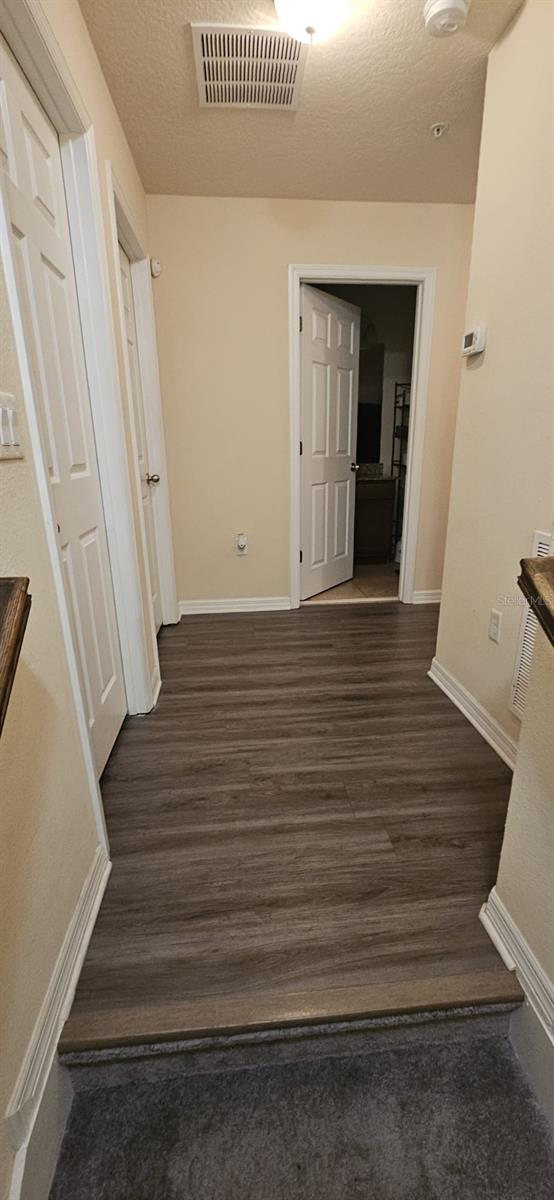 Image 9 of 17 For 9637 Silver Buttonwood Street