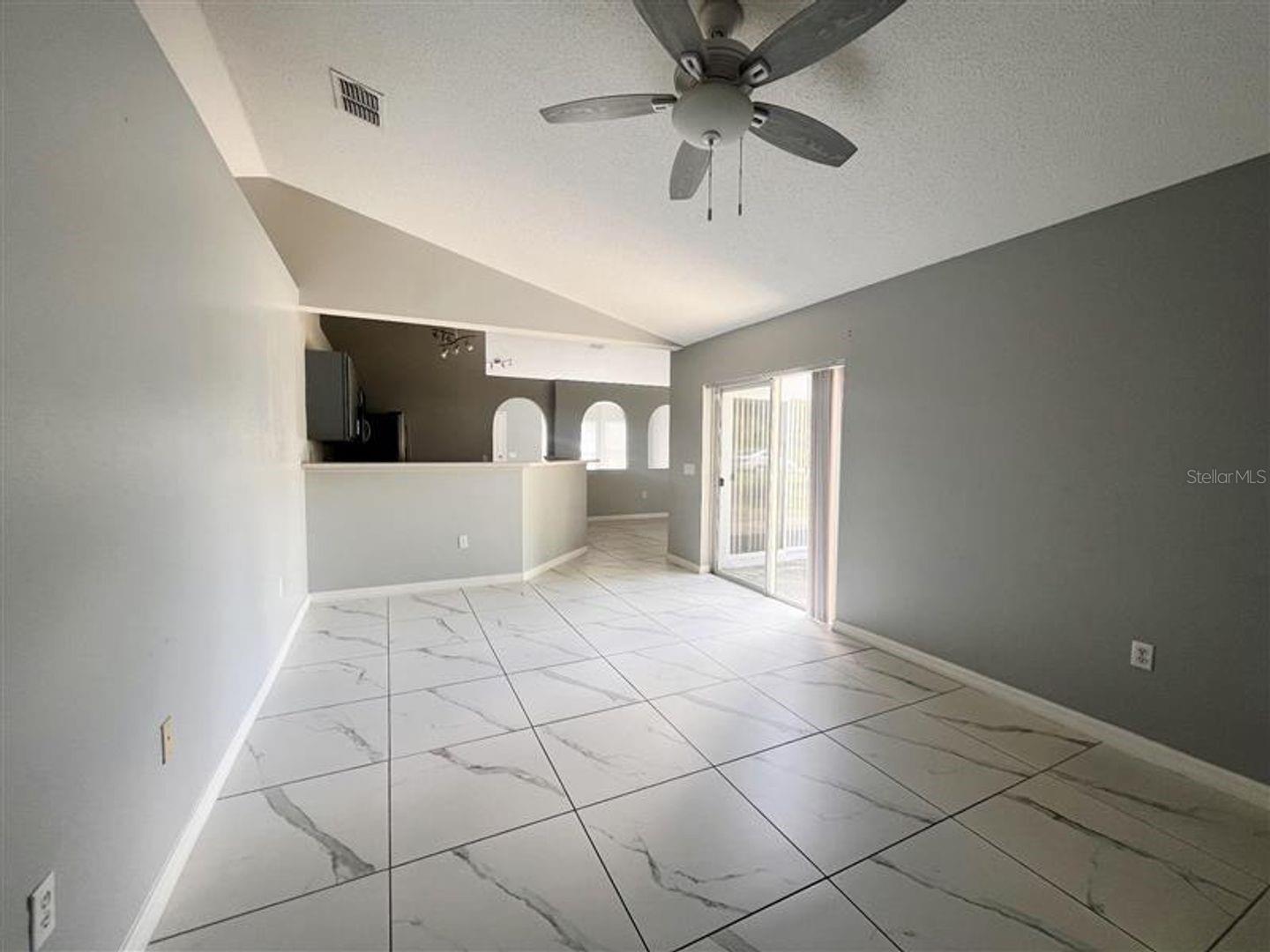 Image 10 of 20 For 823 Hazel Grove Court
