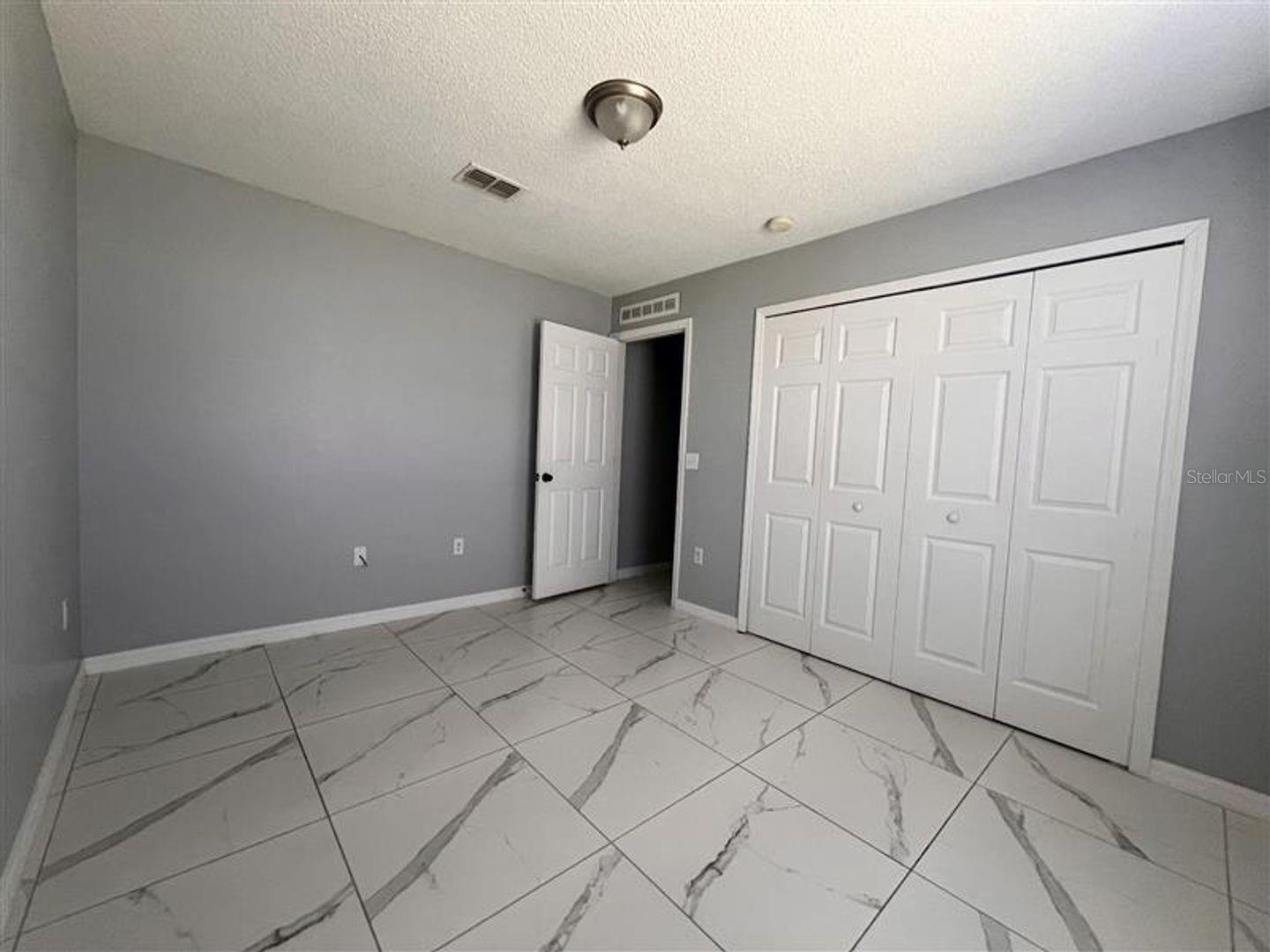 Image 16 of 20 For 823 Hazel Grove Court