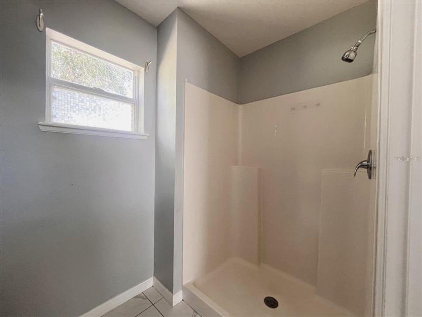 Image 18 of 20 For 823 Hazel Grove Court