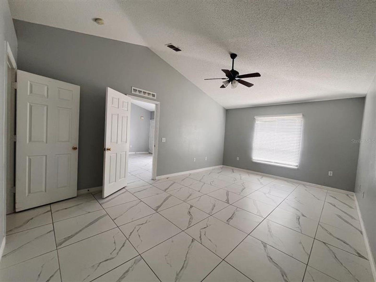 Image 8 of 20 For 823 Hazel Grove Court