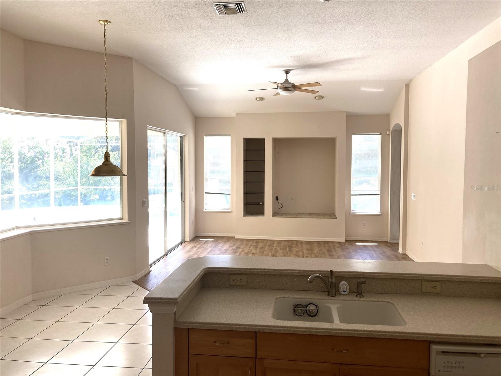 Image 3 of 20 For 8837 Oak Landings Court