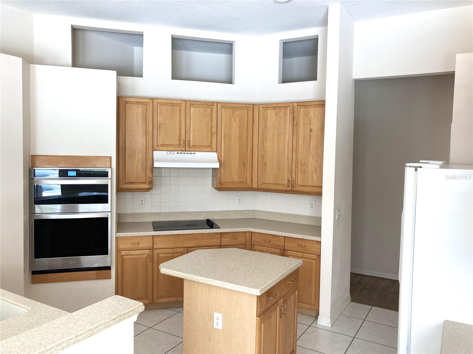 Image 4 of 20 For 8837 Oak Landings Court