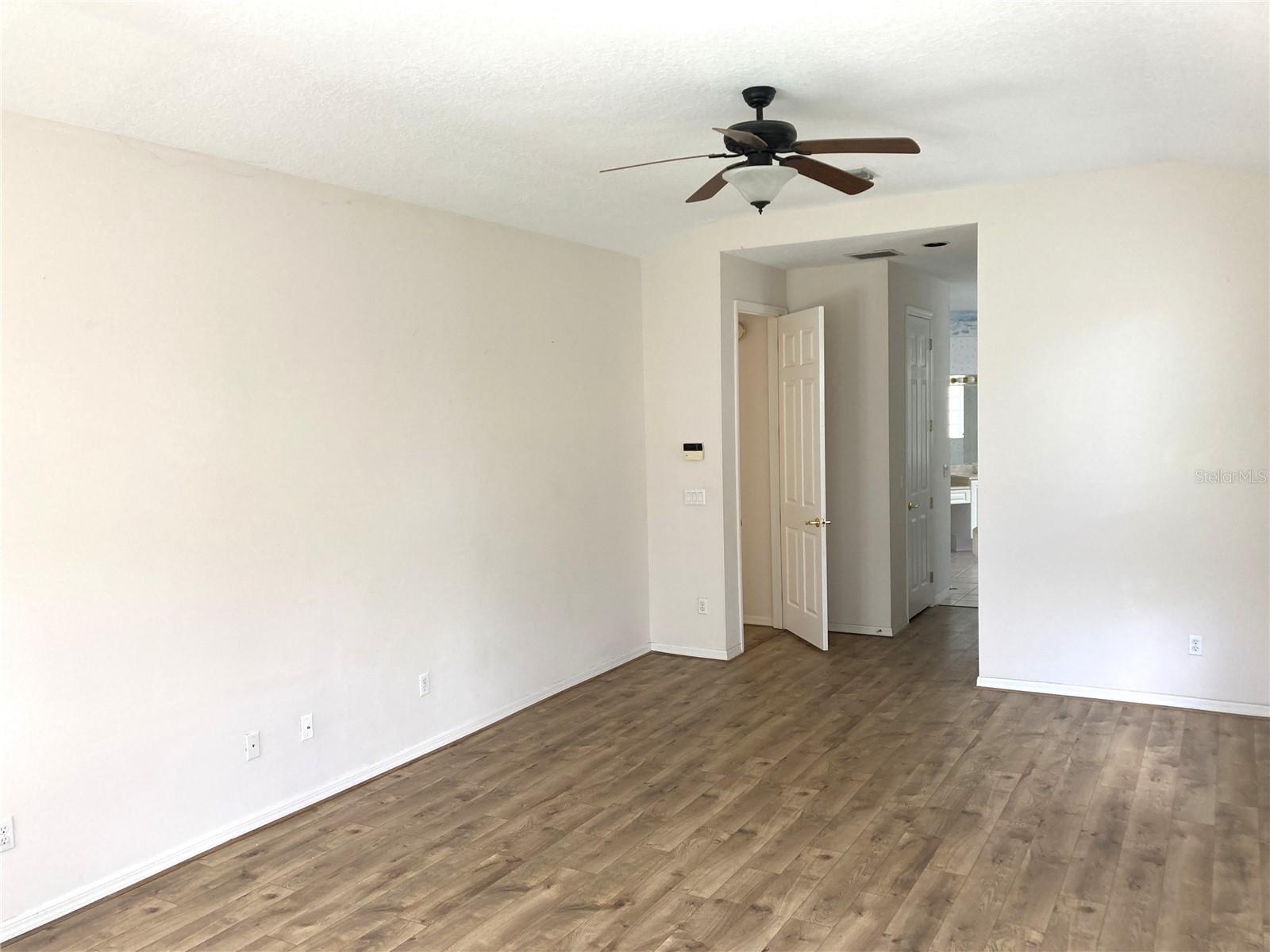 Image 8 of 20 For 8837 Oak Landings Court