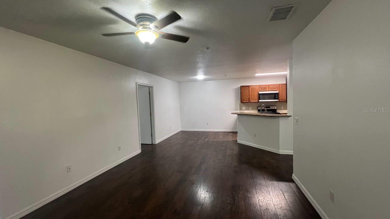 Image 3 of 18 For 6530 Swissco Drive 1123