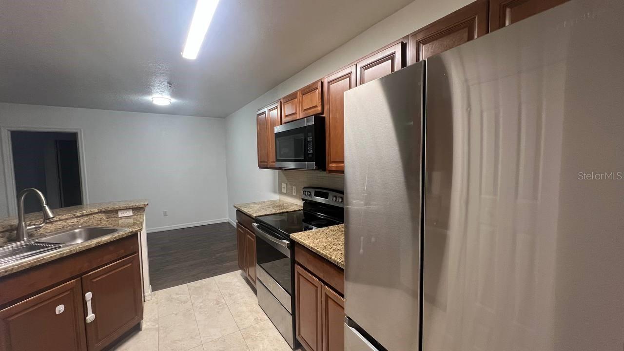 Image 4 of 18 For 6530 Swissco Drive 1123