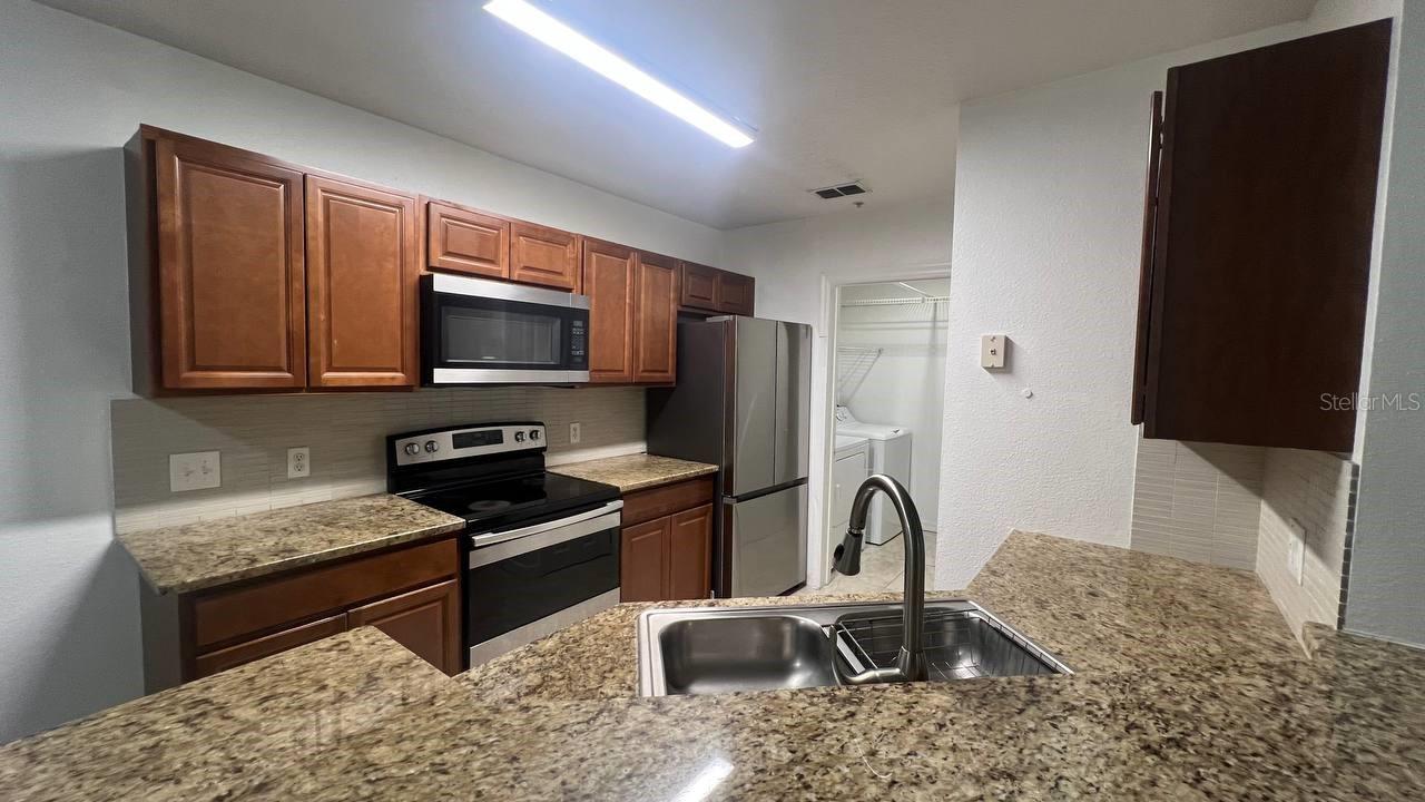 Image 8 of 18 For 6530 Swissco Drive 1123