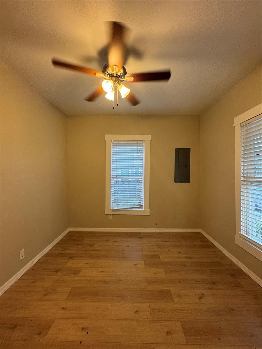 Image 2 of 4 For 1912 Columbus Drive