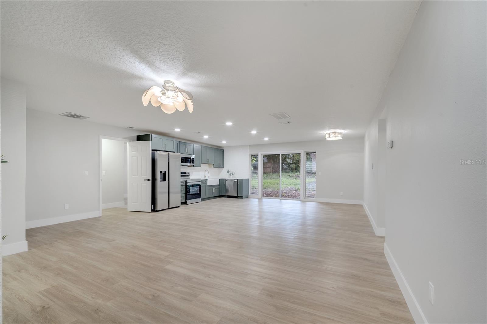 Image 20 of 55 For 7043 Carlene Drive