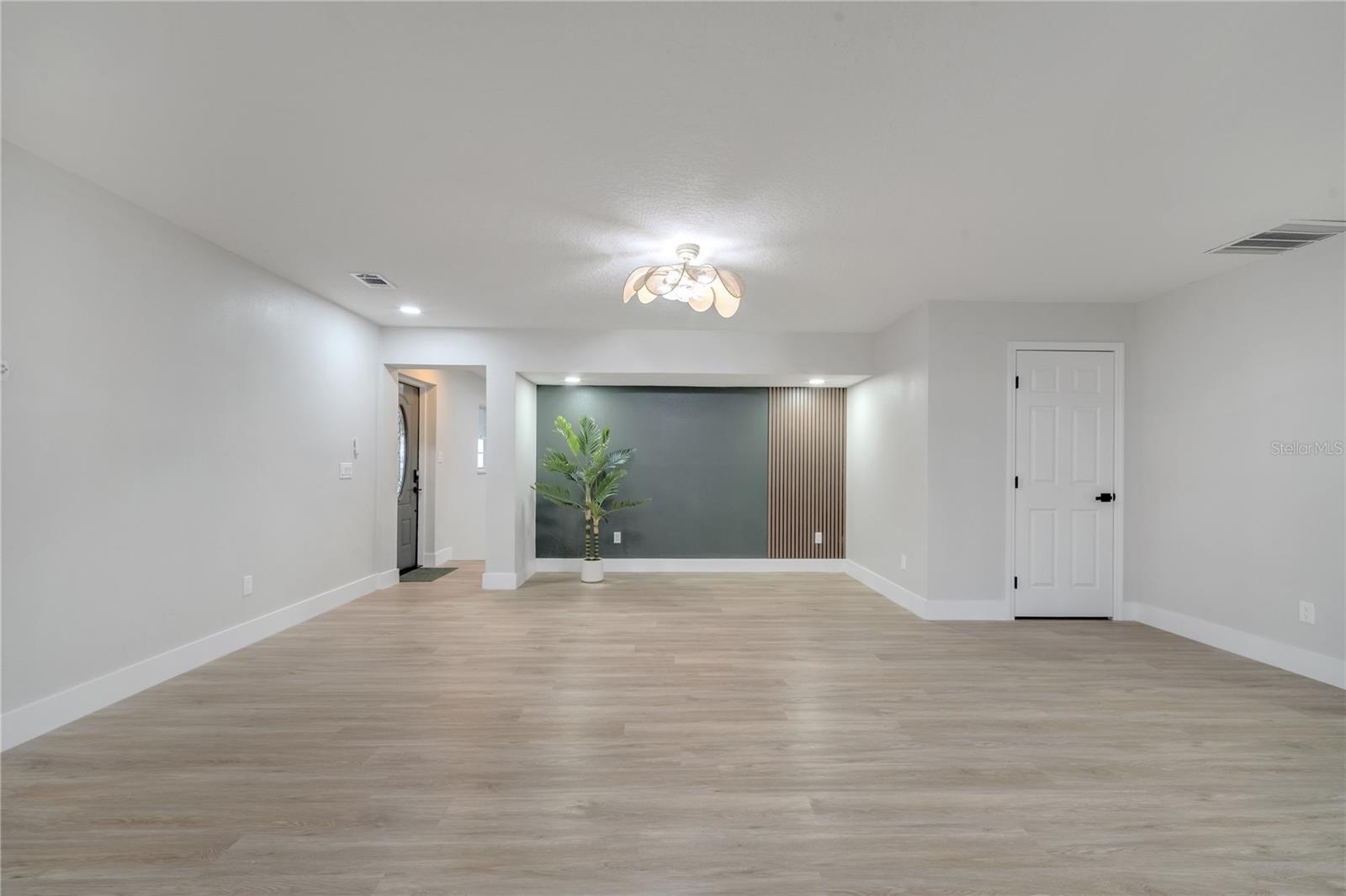Image 21 of 55 For 7043 Carlene Drive