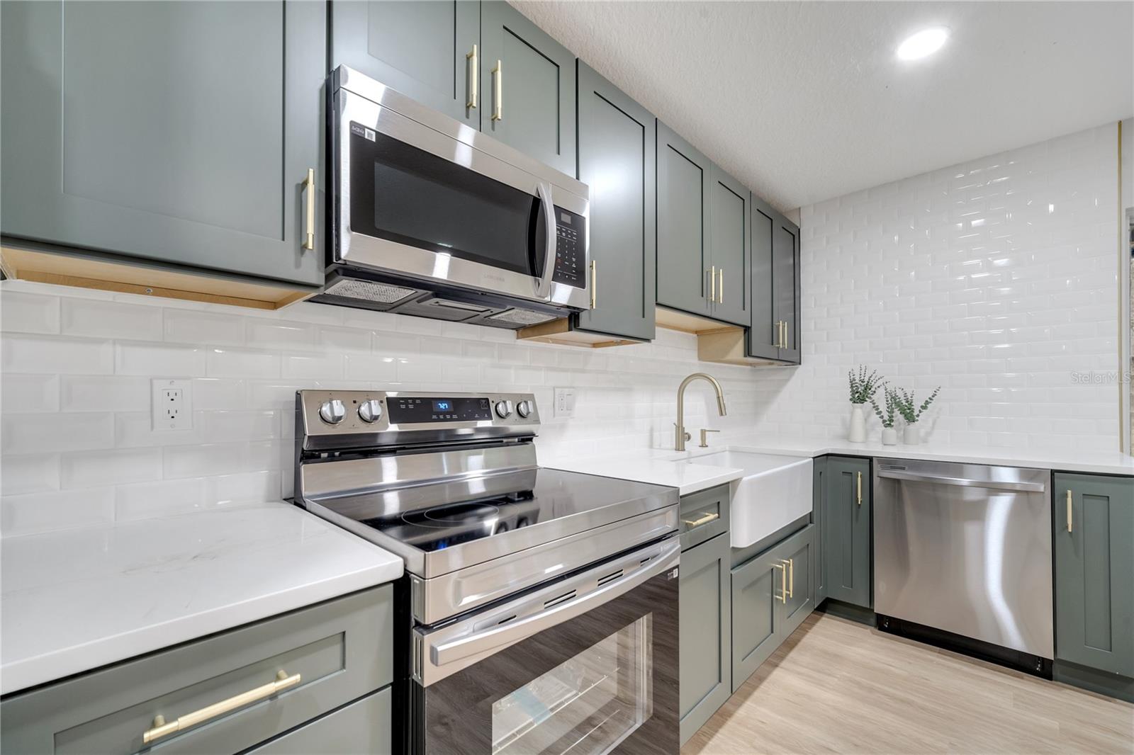 Image 36 of 55 For 7043 Carlene Drive