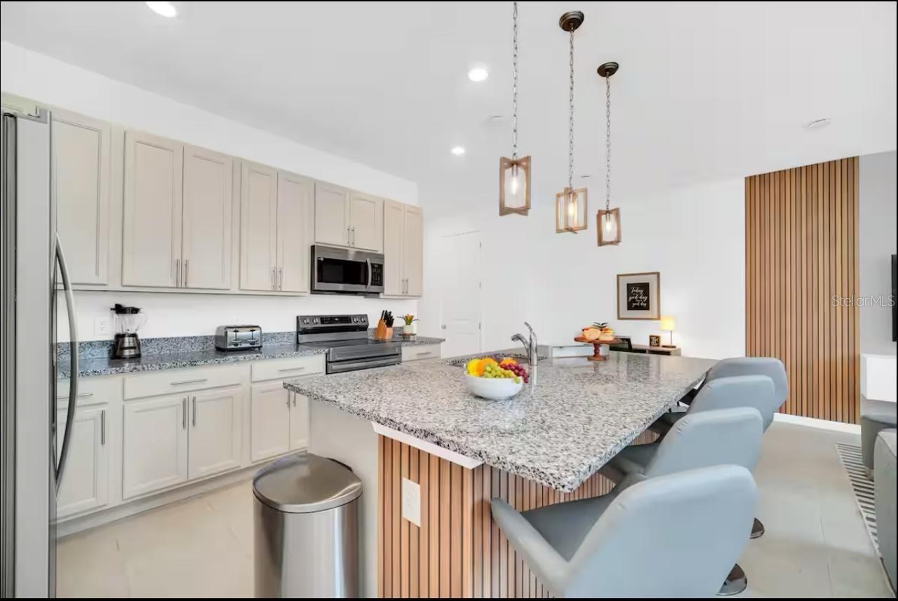 Image 15 of 61 For 816 Longboat Drive