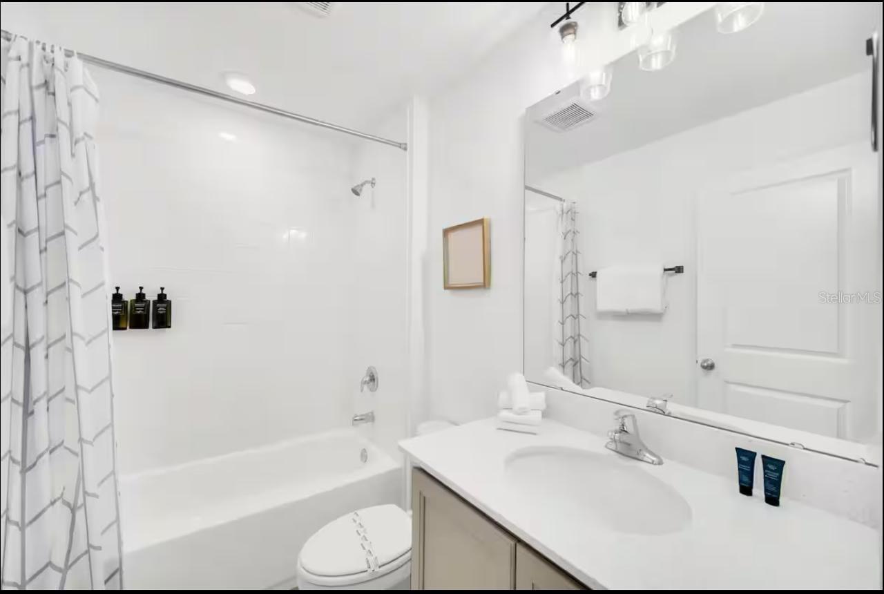 Image 35 of 61 For 816 Longboat Drive