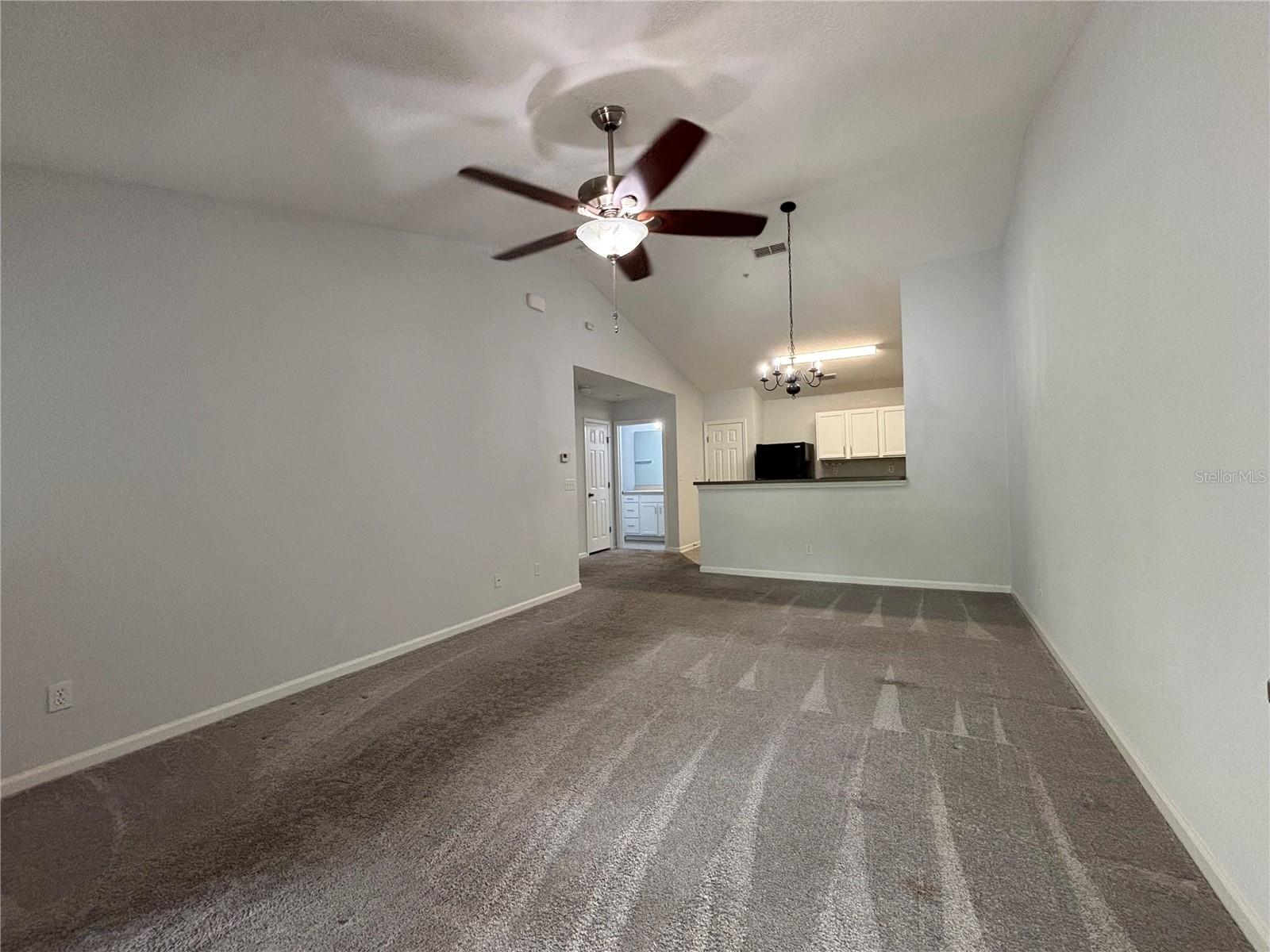 Image 7 of 28 For 575 Oakleaf Plantation Parkway 515