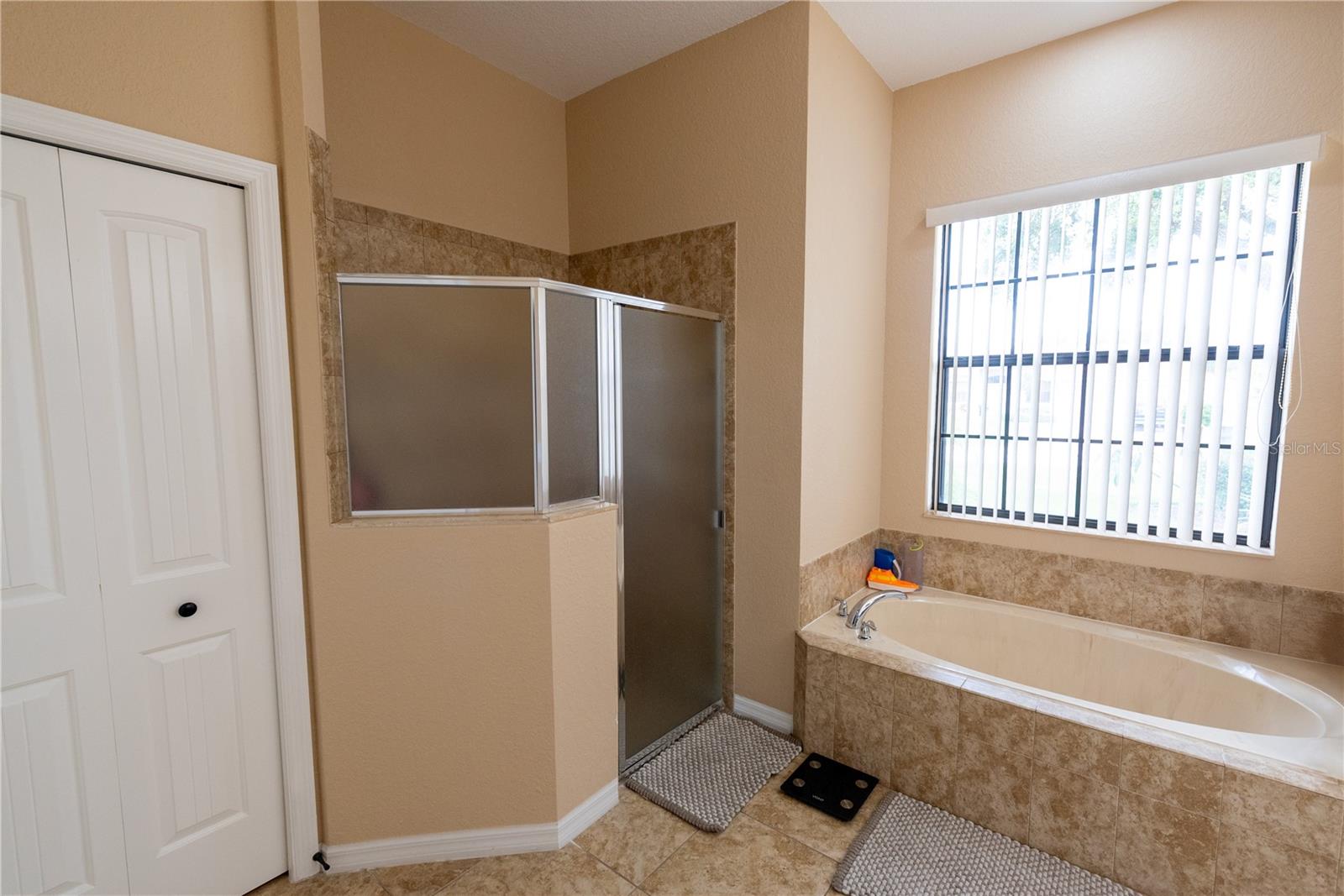 Image 11 of 18 For 406 Cinnamon Drive